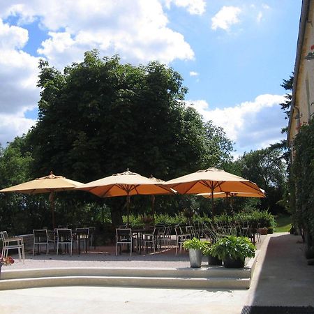 Les Deux Ponts Hotel Pierre-Perthuis Eksteriør billede